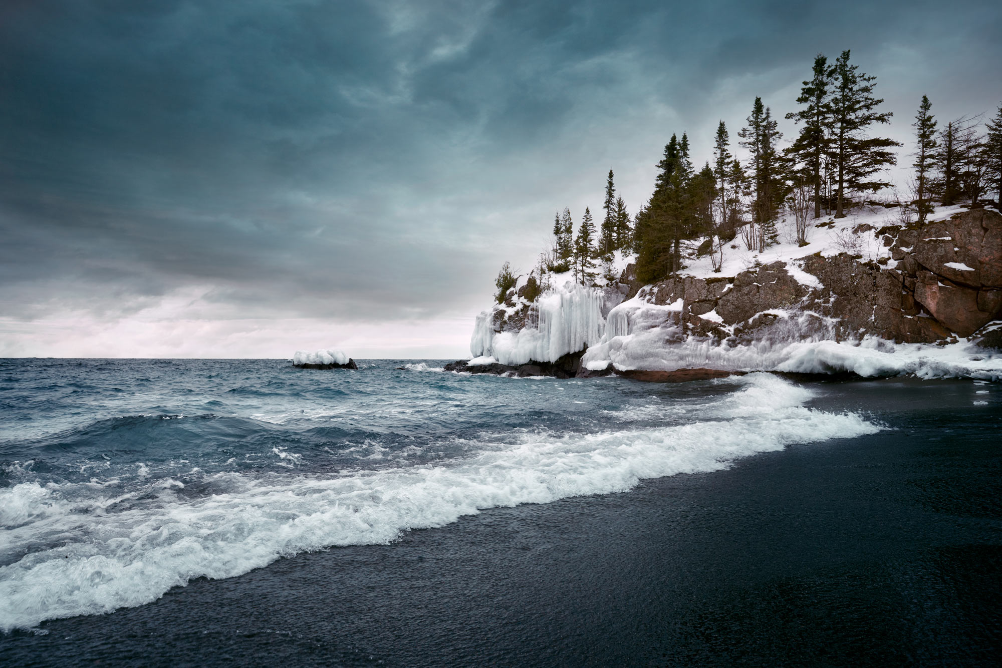 BlackBeach_SilverBayMn_40842_V2_web
